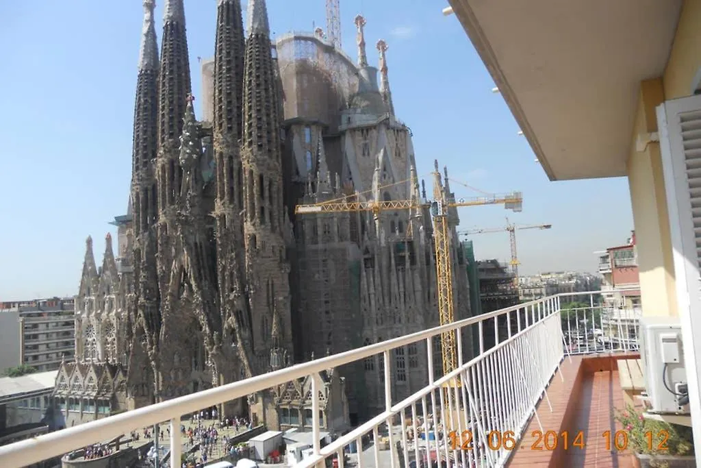 Amazing Views Of Sagrada Familia Apartment Barcelona