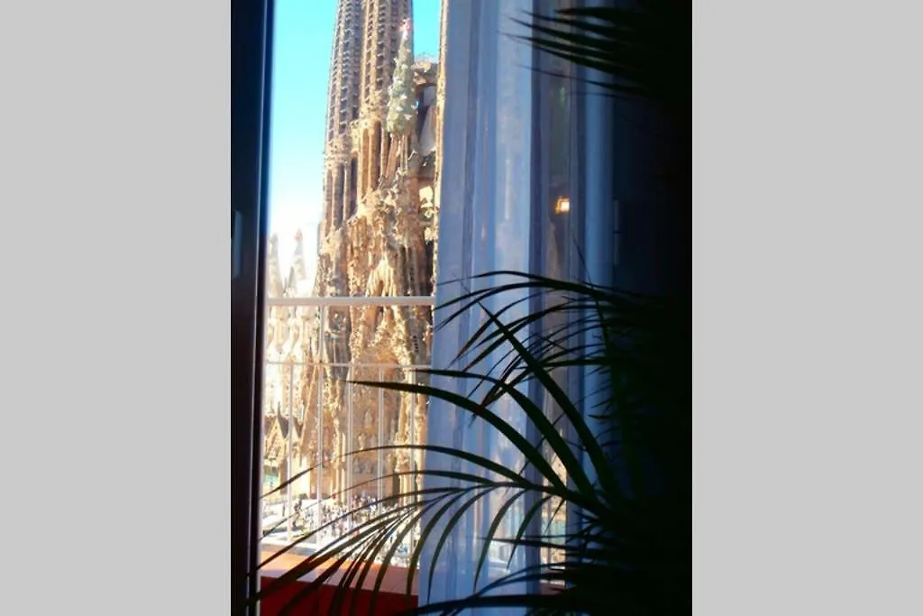 Amazing Views Of Sagrada Familia Apartment Barcelona